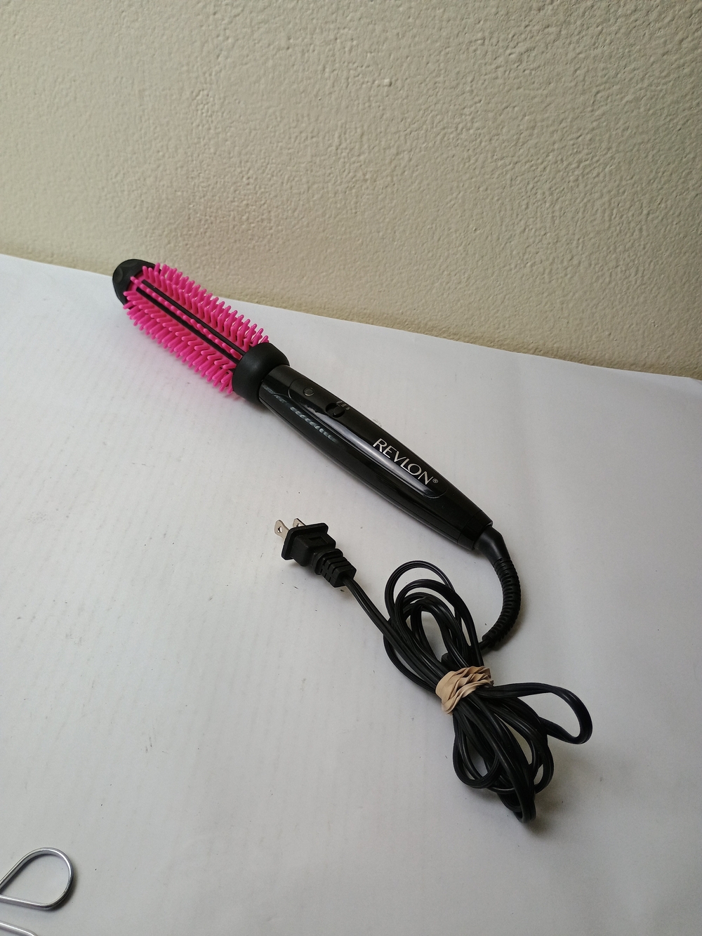 Revlon Silicone Bristle 1" Pink Heated Round Brush Styler